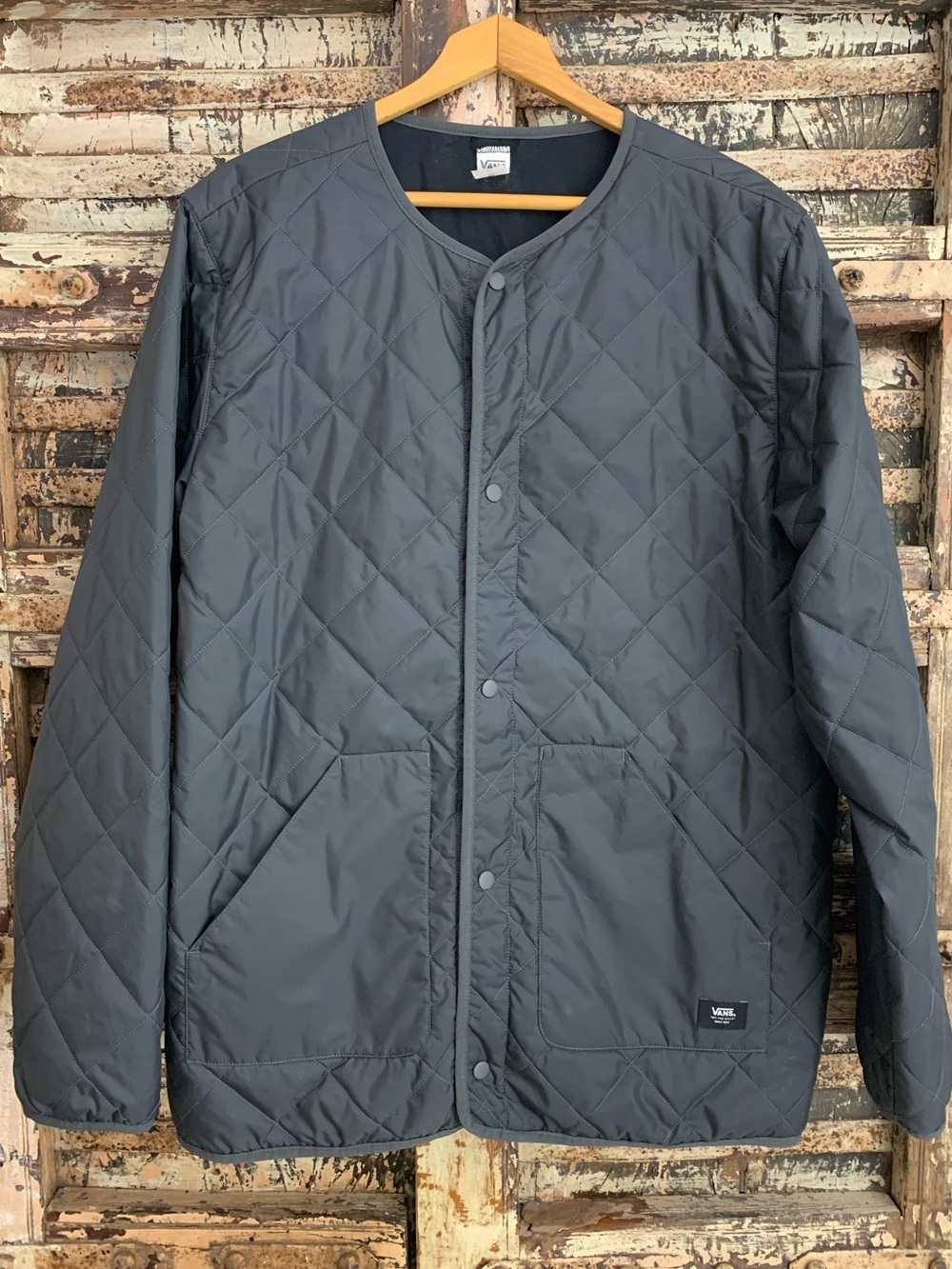 Vans Men’s Lightweight Quilted Reversible Jacket in Gray & Black, L